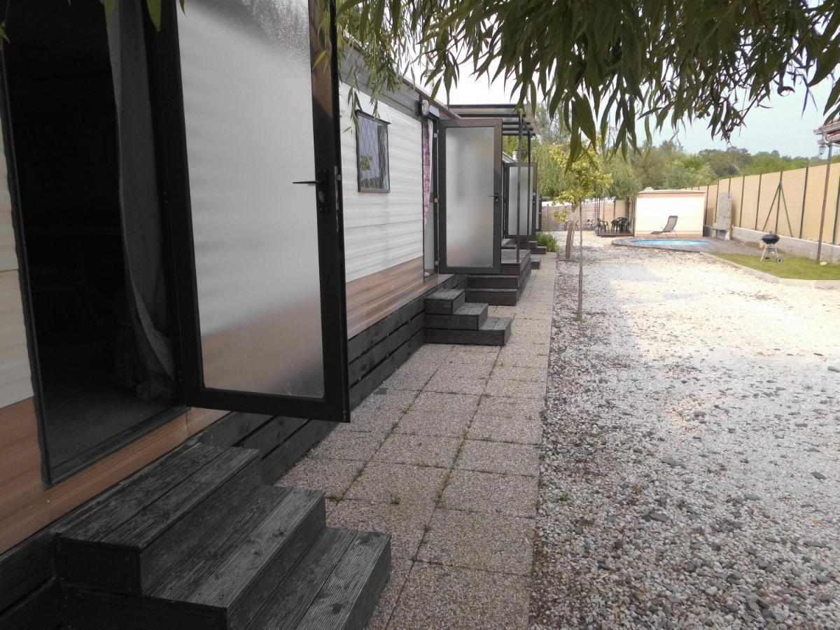 Kenge Apartmanok Balatonszárszó Eksteriør billede